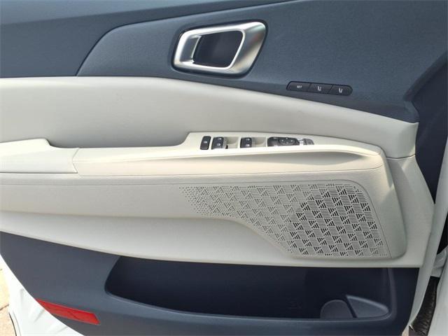 new 2025 Kia Carnival Hybrid car, priced at $44,290