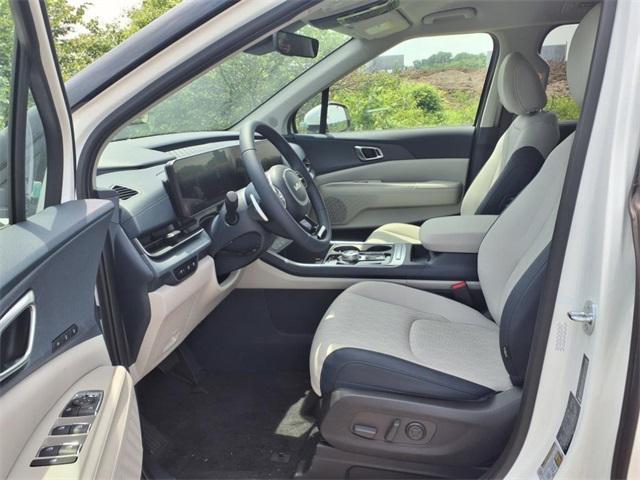 new 2025 Kia Carnival Hybrid car, priced at $44,290