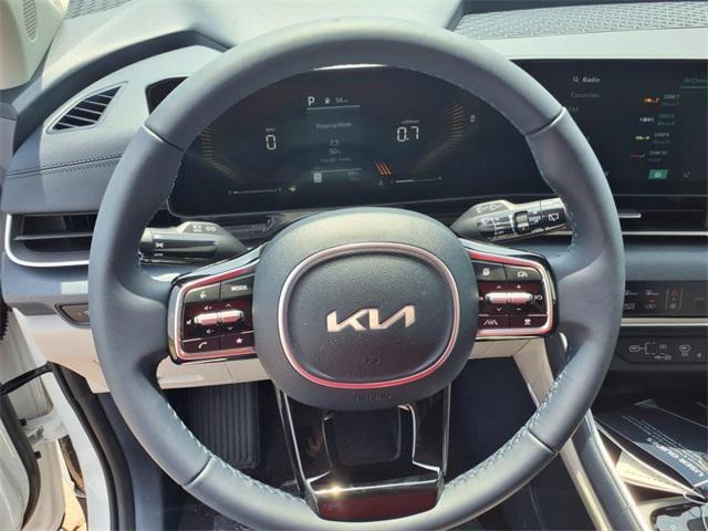 new 2025 Kia Carnival car, priced at $42,365