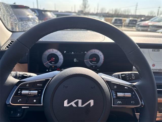 new 2025 Kia Seltos car, priced at $30,735