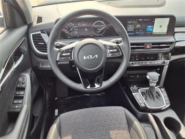 new 2025 Kia Seltos car, priced at $30,810