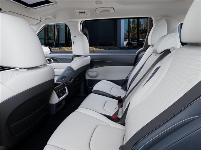 new 2025 Kia Carnival Hybrid car, priced at $54,155