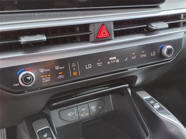 new 2025 Kia Sorento Hybrid car, priced at $42,120