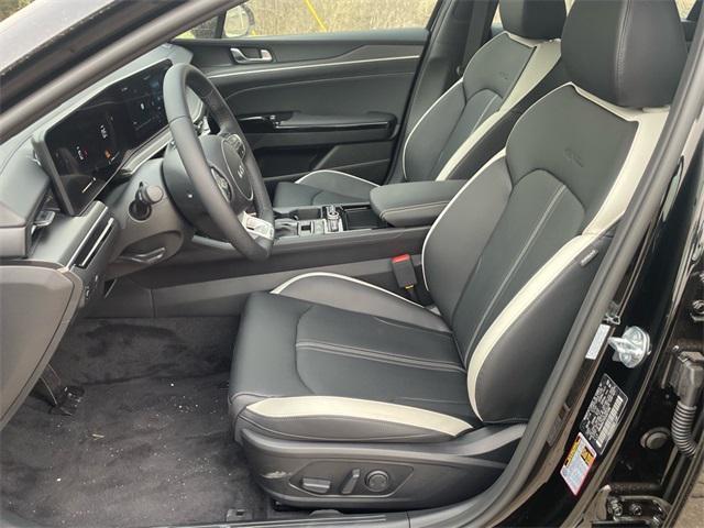 new 2025 Kia K5 car, priced at $30,280