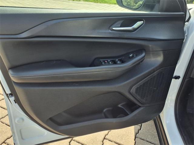 used 2023 Jeep Grand Cherokee L car, priced at $28,148