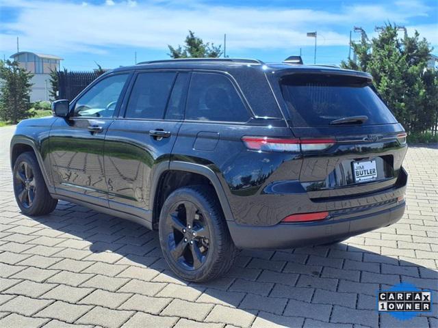 used 2024 Jeep Grand Cherokee car, priced at $32,864