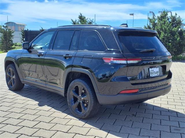 used 2024 Jeep Grand Cherokee car, priced at $34,571