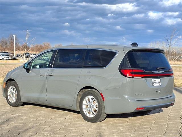 used 2023 Chrysler Pacifica car, priced at $23,001