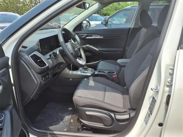 new 2025 Kia Seltos car, priced at $25,880