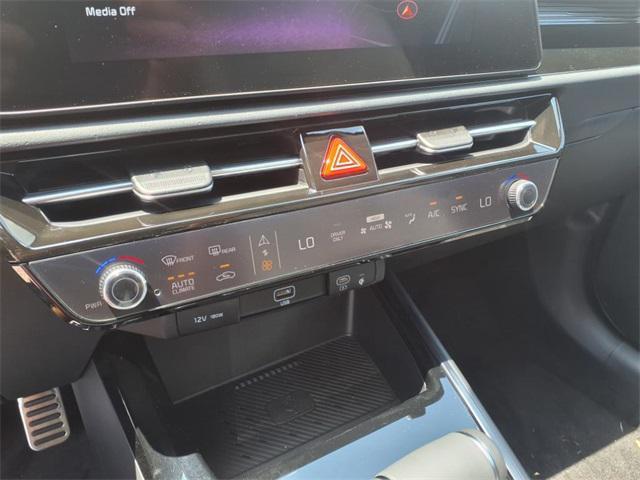 new 2025 Kia Niro car, priced at $33,610