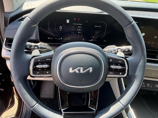new 2025 Kia Carnival Hybrid car, priced at $53,320