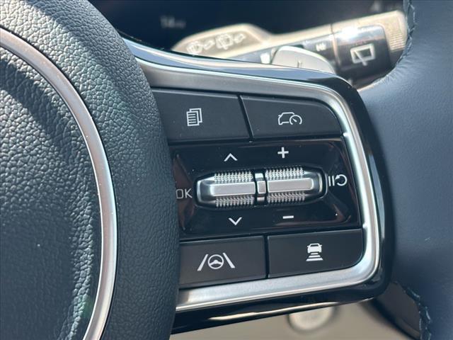 new 2025 Kia Carnival Hybrid car, priced at $53,320