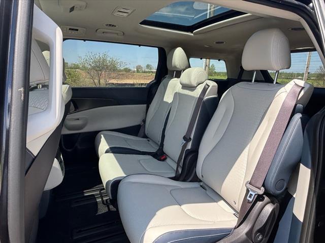 new 2025 Kia Carnival Hybrid car, priced at $53,320