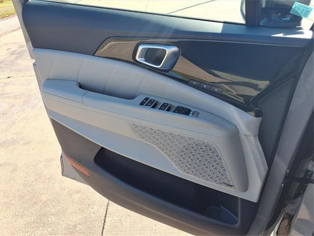 new 2026 Kia Carnival Hybrid car, priced at $55,925