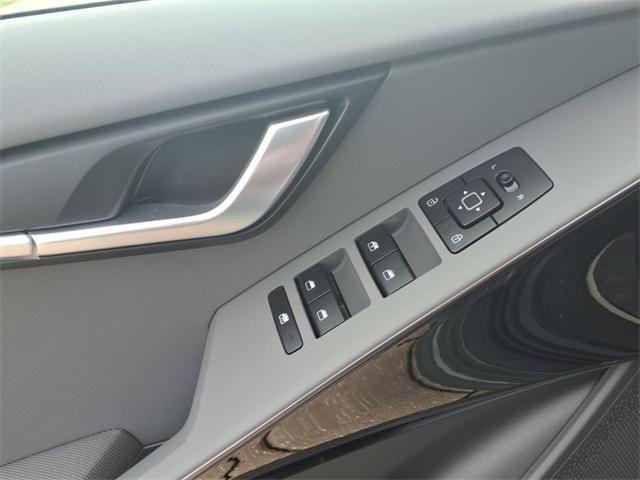 new 2025 Kia Niro car, priced at $30,415