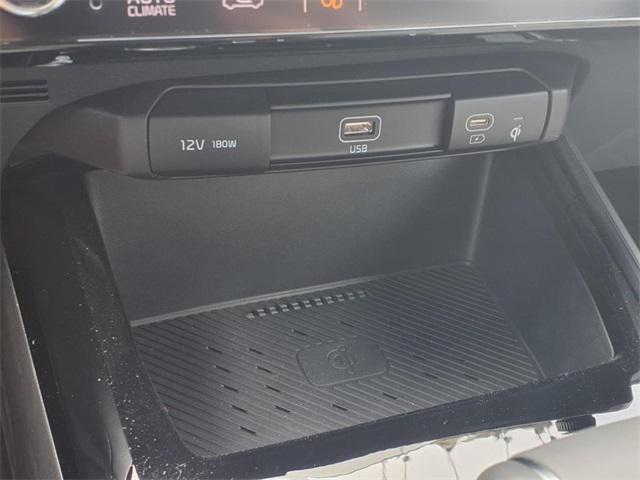 new 2025 Kia Niro car, priced at $30,415