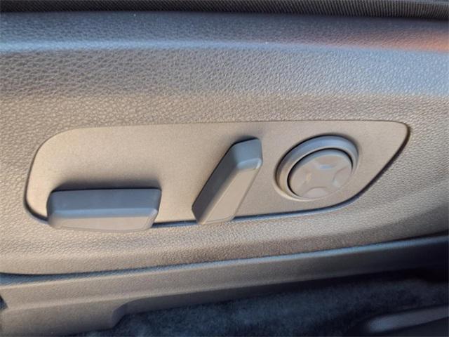 new 2026 Kia Carnival Hybrid car, priced at $43,620