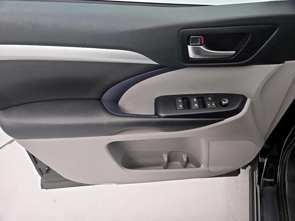 used 2019 Toyota Highlander car, priced at $29,998