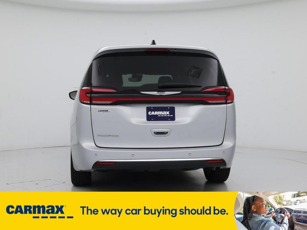 used 2023 Chrysler Pacifica car, priced at $30,998