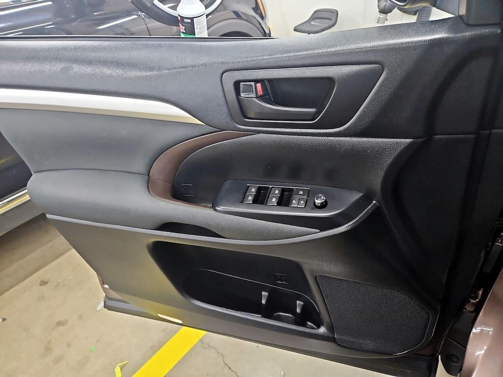 used 2019 Toyota Highlander car, priced at $23,998