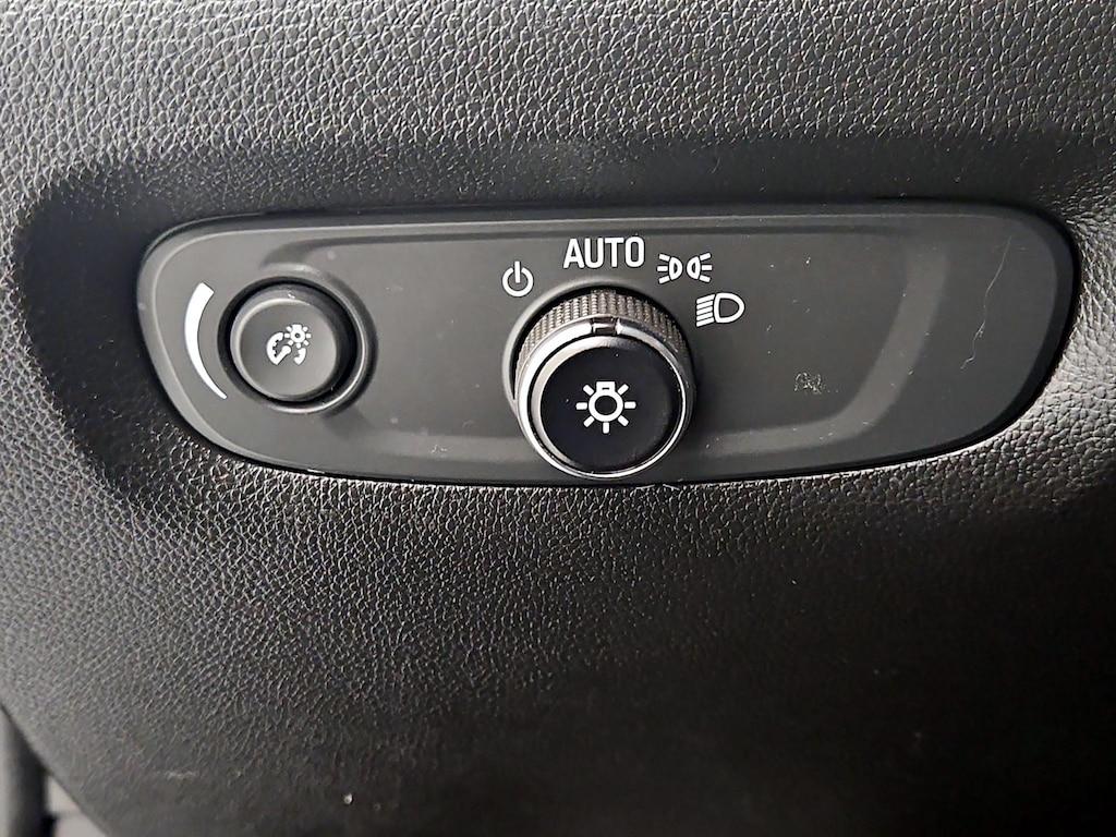 used 2020 Chevrolet Traverse car, priced at $26,998
