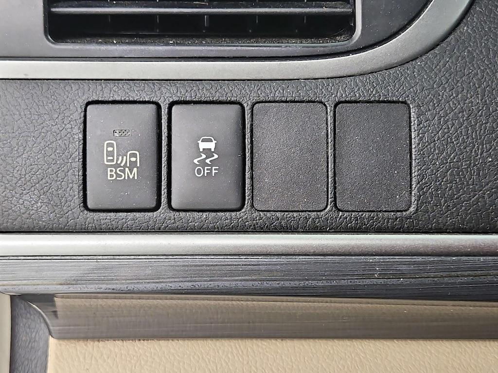 used 2014 Toyota Camry Hybrid car, priced at $17,998