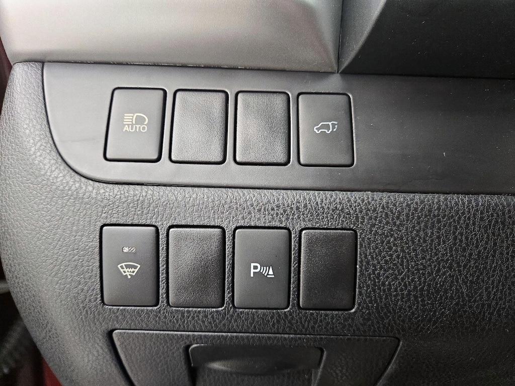 used 2017 Toyota Highlander Hybrid car, priced at $27,998