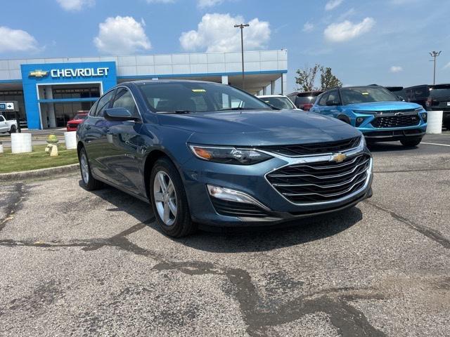 new 2025 Chevrolet Malibu car, priced at $22,745