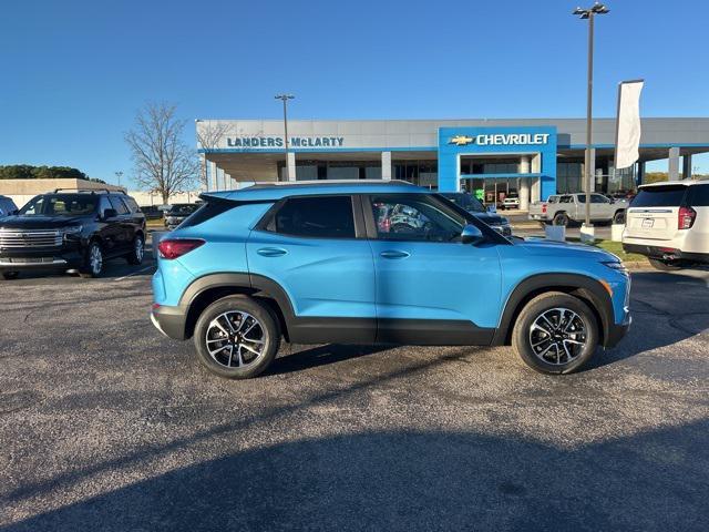 new 2025 Chevrolet TrailBlazer car, priced at $27,976