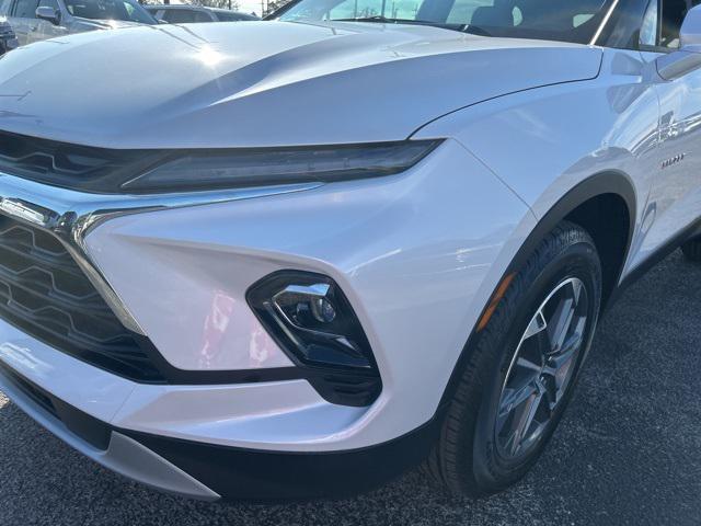 new 2025 Chevrolet Blazer car, priced at $39,220