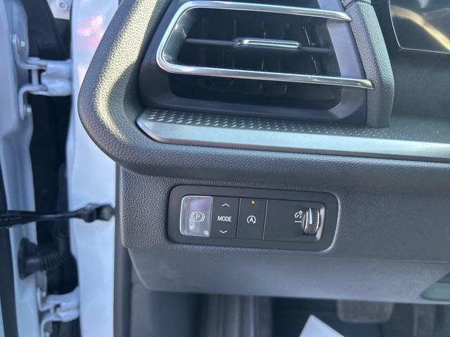 new 2026 Chevrolet Traverse car, priced at $43,455