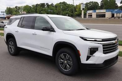 new 2025 Chevrolet Traverse car, priced at $41,744