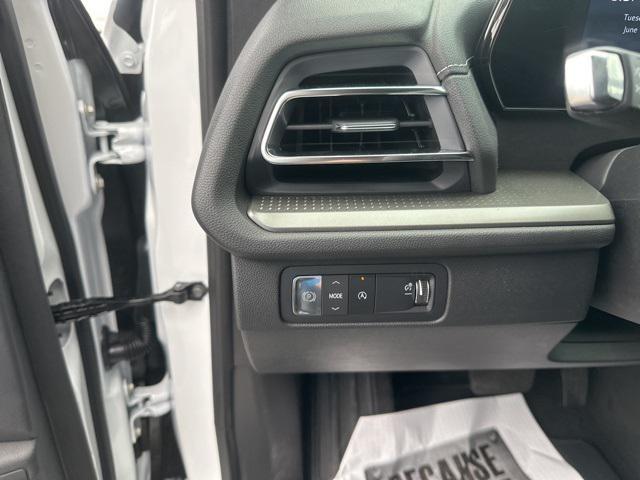 new 2025 Chevrolet Traverse car, priced at $42,744