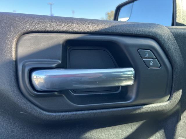 new 2025 Chevrolet Silverado 1500 car, priced at $40,165