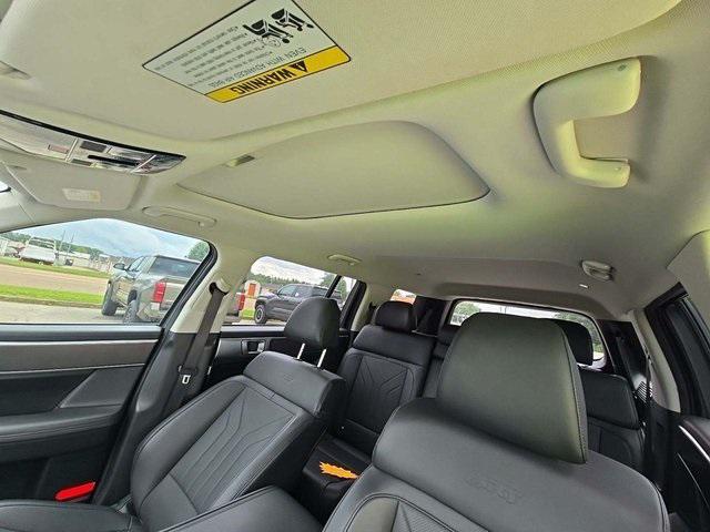 used 2024 Hyundai Santa Fe car, priced at $32,204
