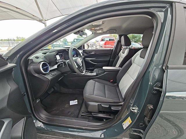 used 2025 Chevrolet Trax car