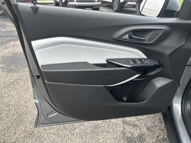 new 2025 Chevrolet Trax car, priced at $25,034
