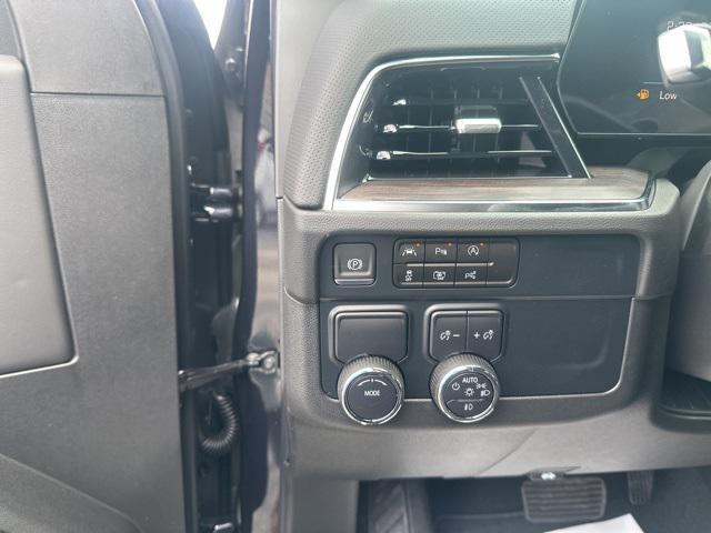 new 2025 Chevrolet Suburban car, priced at $77,394