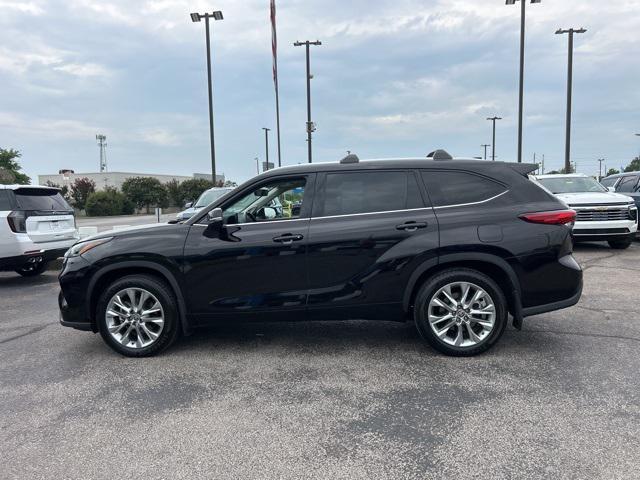 used 2021 Toyota Highlander Hybrid car, priced at $33,477