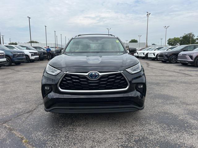 used 2021 Toyota Highlander Hybrid car, priced at $33,477