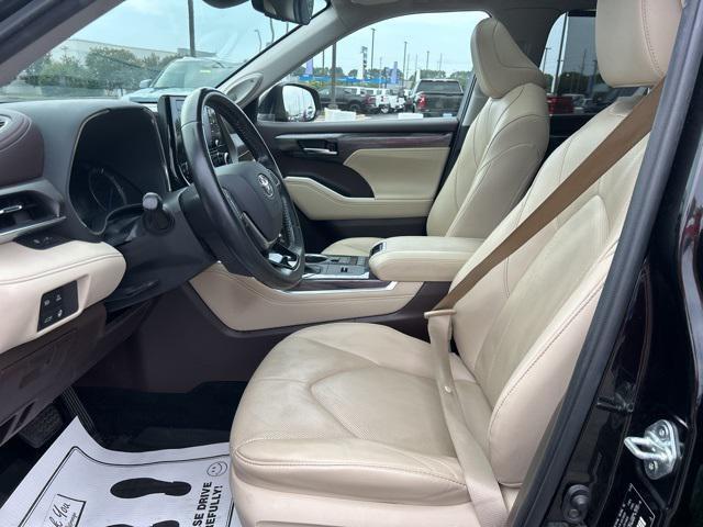 used 2021 Toyota Highlander Hybrid car, priced at $33,477
