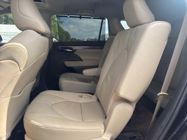 used 2021 Toyota Highlander Hybrid car, priced at $37,991