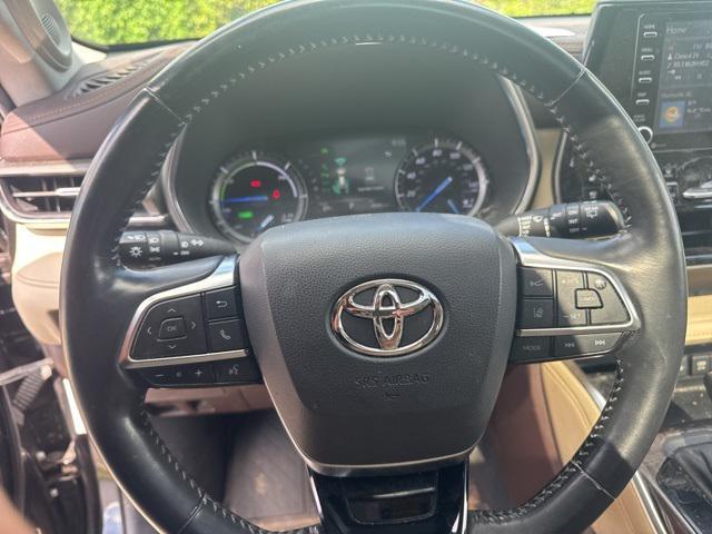 used 2021 Toyota Highlander Hybrid car, priced at $37,991