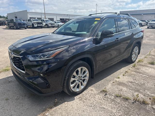 used 2021 Toyota Highlander Hybrid car, priced at $37,991