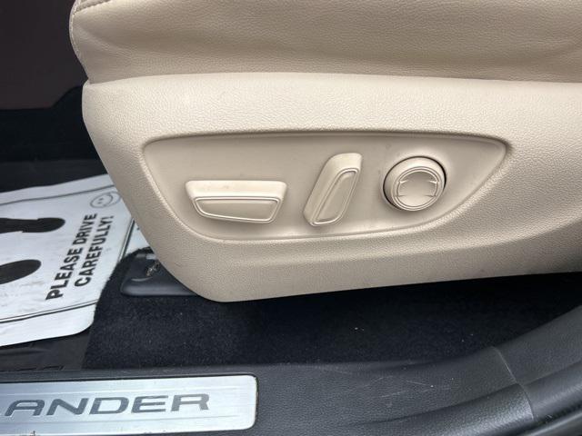 used 2021 Toyota Highlander Hybrid car, priced at $33,477