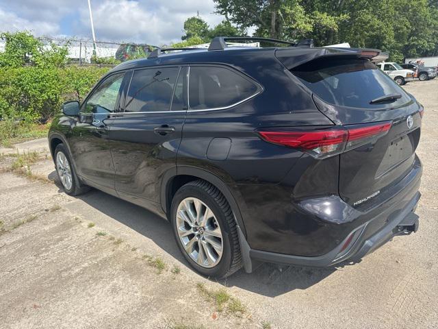 used 2021 Toyota Highlander Hybrid car, priced at $37,991