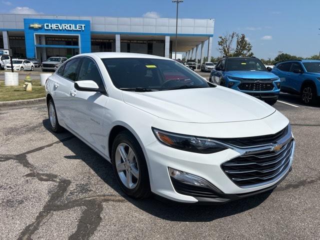 new 2025 Chevrolet Malibu car, priced at $22,995