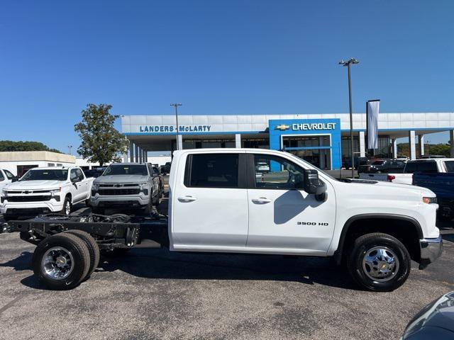 new 2025 Chevrolet Silverado 3500 car, priced at $53,280