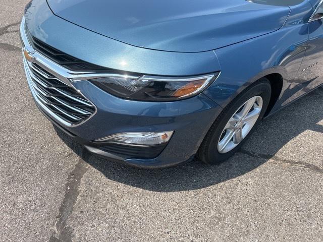 new 2025 Chevrolet Malibu car, priced at $23,245