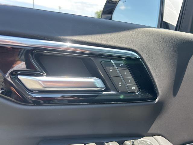 new 2025 Chevrolet Suburban car, priced at $71,851